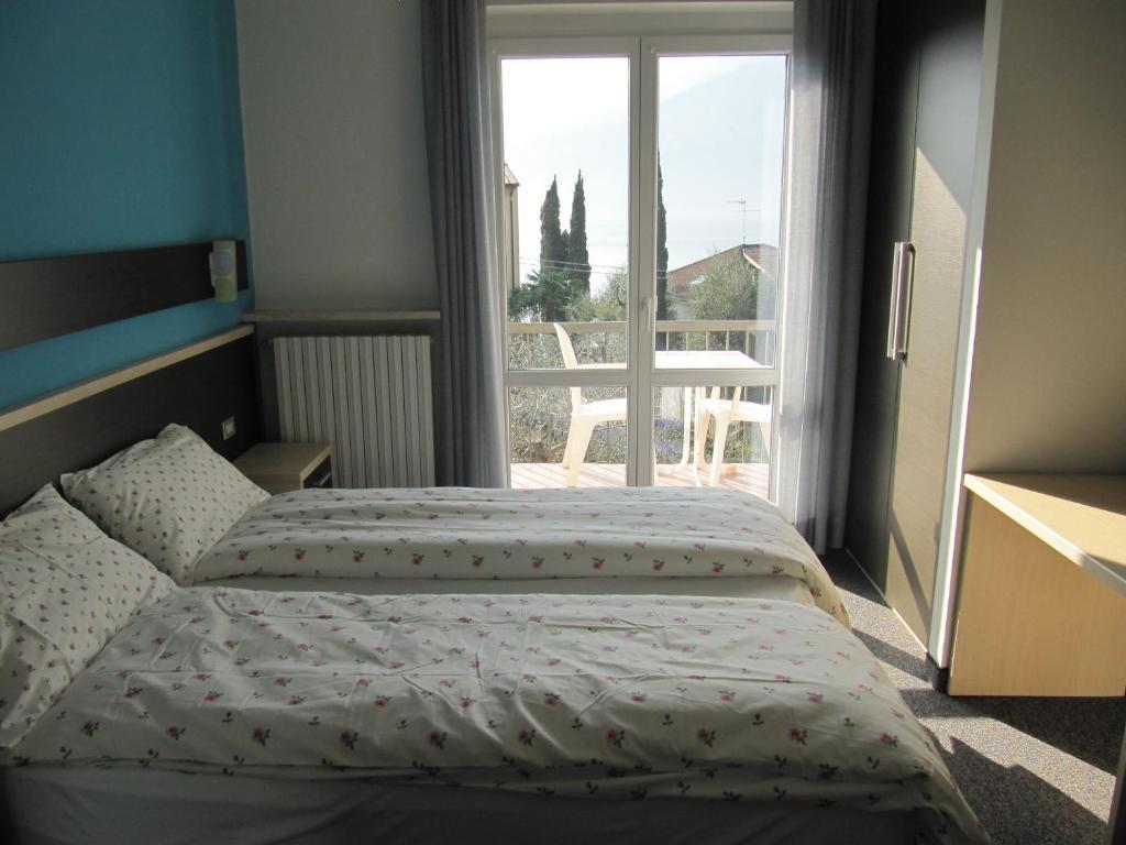 Hotel Carlo Brenzone sul Garda Δωμάτιο φωτογραφία