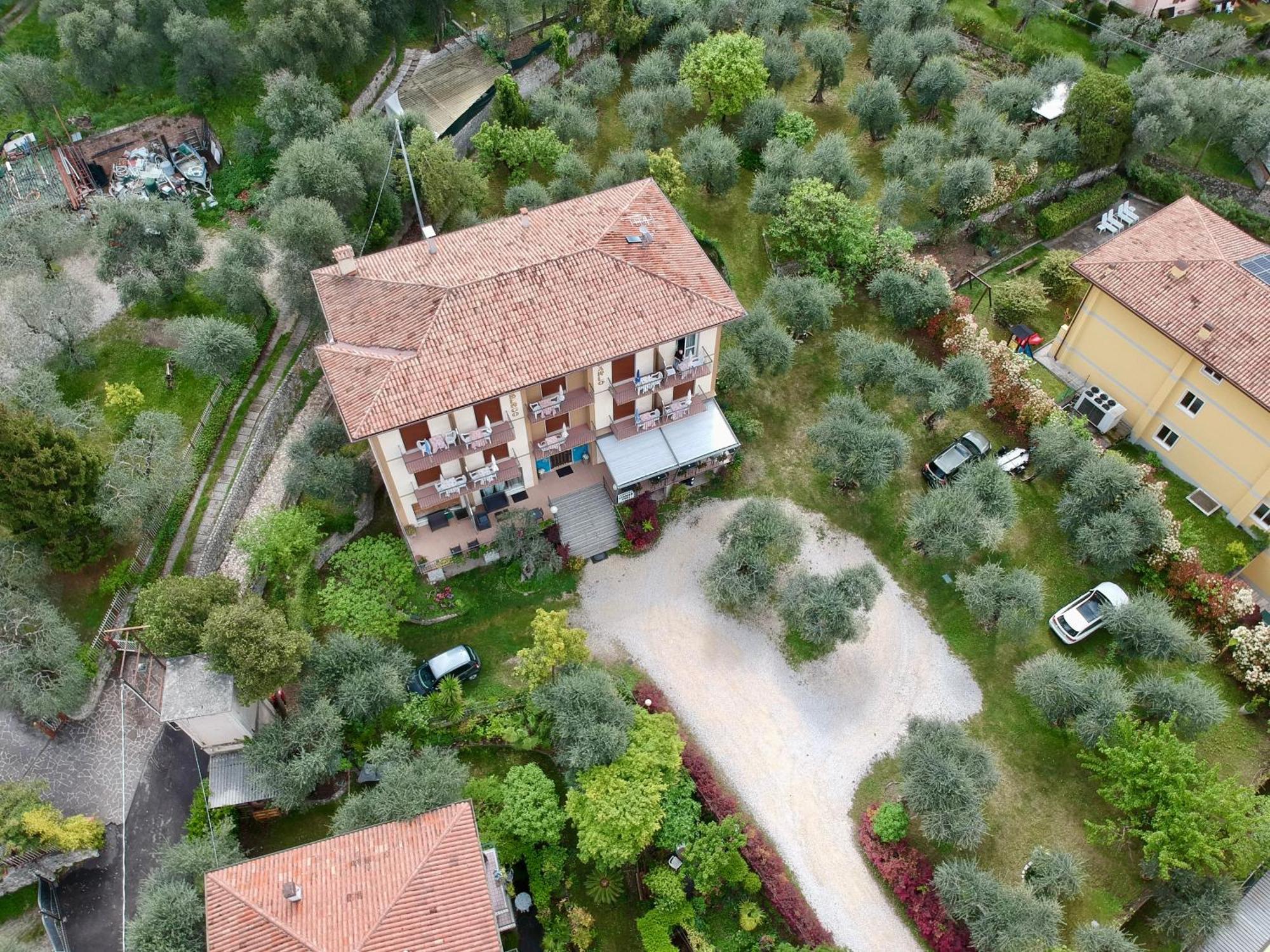 Hotel Carlo Brenzone sul Garda Εξωτερικό φωτογραφία