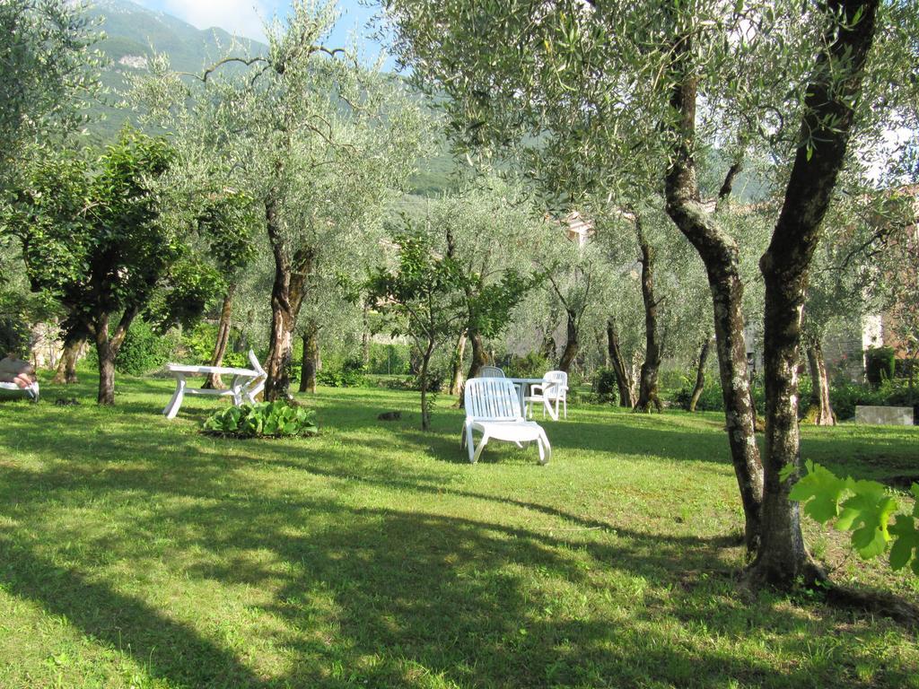 Hotel Carlo Brenzone sul Garda Εξωτερικό φωτογραφία