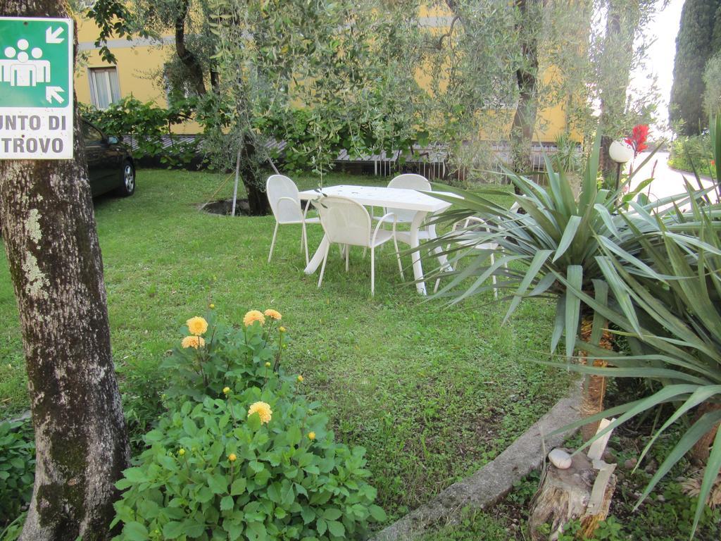 Hotel Carlo Brenzone sul Garda Εξωτερικό φωτογραφία