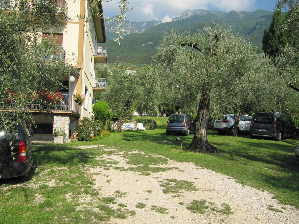 Hotel Carlo Brenzone sul Garda Εξωτερικό φωτογραφία