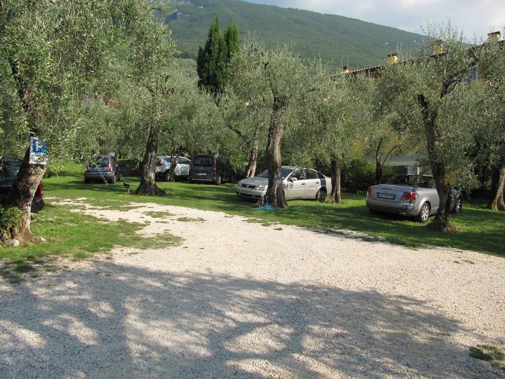 Hotel Carlo Brenzone sul Garda Εξωτερικό φωτογραφία